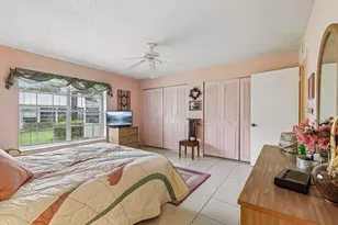 475 Holyoke Ln, Lake Worth, FL 33467 - Photo 8