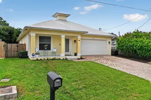 798 SW 33rd St, Palm City, FL 34990 - Photo 2