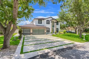 1254 NW 102nd Way, Coral Springs, FL 33071 - Photo 2