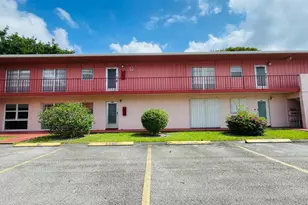 19 Golfs Edge, West Palm Beach, FL 33417 - Photo 2