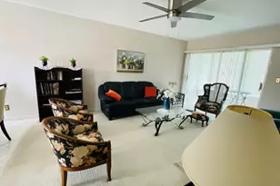 19 Golfs Edge, West Palm Beach, FL 33417 - Photo 8