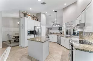 11911 Classic Dr, Coral Springs, FL 33071 - Photo 14