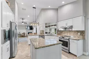 11911 Classic Dr, Coral Springs, FL 33071 - Photo 12