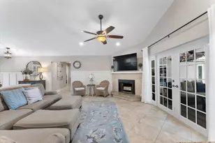 11911 Classic Dr, Coral Springs, FL 33071 - Photo 8