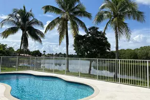 338 Cambridge Dr, Weston, FL 33326 - Photo 2