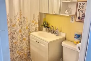 8564 SW 15th Ct, Davie, FL 33324 - Photo 8