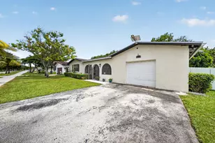 10774 SW 175th Terrace, Miami, FL 33157 - Photo 2