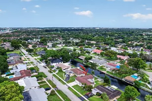 12411 SW 2nd St, Plantation, FL 33325 - Photo 10