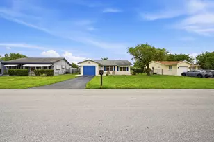 9505 NW 73rd St, Tamarac, FL 33321 - Photo 4