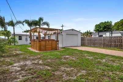 727 Bunker Road, West Palm Beach, FL 33405 - Photo 22