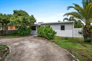727 Bunker Rd, West Palm Beach, FL 33405 - Photo 2
