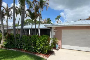 173 SE Fallon Dr, Port Saint Lucie, FL 34983 - Photo 2