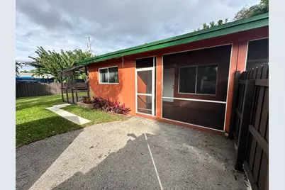 61 NW 35th Street #2, Oakland Park, FL 33309 - Photo 1
