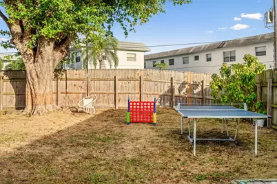3961 NE 10th Avenue, Oakland Park, FL 33334 - Photo 22