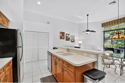 4553 Barclay Fair Way, Wellington, FL 33449 - Photo 16