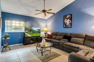 9720 SW 12th St, Pembroke Pines, FL 33025 - Photo 4
