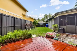 9720 SW 12th St, Pembroke Pines, FL 33025 - Photo 20