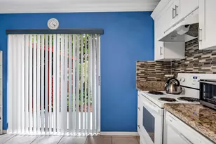 9720 SW 12th St, Pembroke Pines, FL 33025 - Photo 10