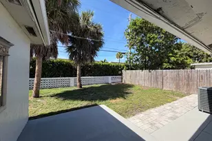 443 SE 13th Ct, Deerfield Beach, FL 33441 - Photo 4
