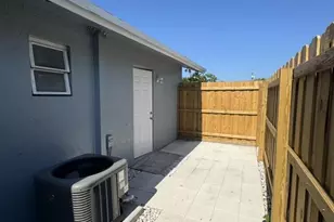 517 S F St, Lake Worth, FL 33460 - Photo 14