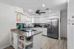 2250 SE Country Club Ln, Stuart, FL 34996 - Photo 6
