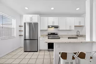 412 SE 16th St, Fort Lauderdale, FL 33316 - Photo 2