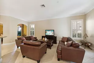 10380 Trianon Pl, Wellington, FL 33449 - Photo 14