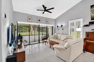 14 Via De Casas Sur, Boynton Beach, FL 33426 - Photo 2
