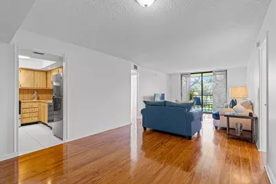 900 Saint Charles Place #221, Pembroke Pines, FL 33026 - Photo 8
