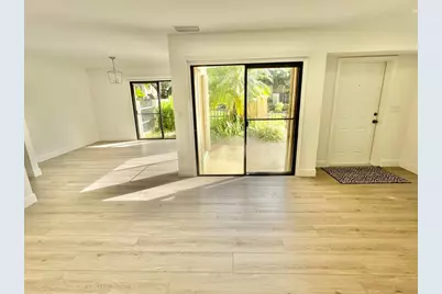 359 Prestwick Circle #2, Palm Beach Gardens, FL 33418 - Photo 4