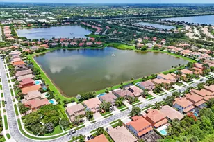 10519 Longleaf Ln, Wellington, FL 33414 - Photo 4