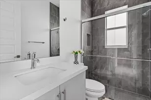 2010 Meadows Dr, Davie, FL 33324 - Photo 20