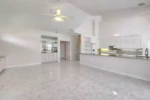 8028 Plantation Lakes Dr, Port Saint Lucie, FL 34986 - Photo 12