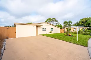 1601 NW 3rd Ln, Boynton Beach, FL 33435 - Photo 2