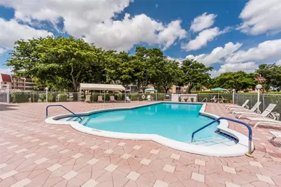 1015 Country Club Drive #307, Margate, FL 33063 - Photo 6