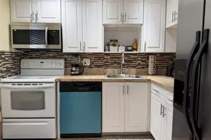 1015 Country Club Dr, Margate, FL 33063 - Photo 12