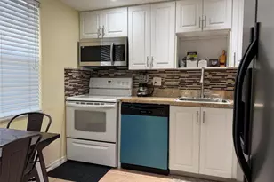 1015 Country Club Dr, Margate, FL 33063 - Photo 14