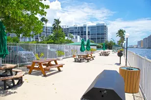 800 Parkview Dr, Hallandale Beach, FL 33009 - Photo 14