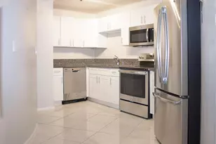 800 Parkview Dr, Hallandale Beach, FL 33009 - Photo 10