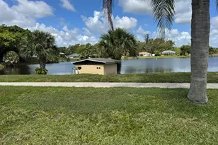 7 N Greenway Vlg Village N, Royal Palm Beach, FL 33411 - Photo 32