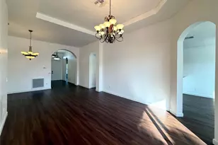 10931 SW Dunhill Ct SW, Port Saint Lucie, FL 34987 - Photo 4