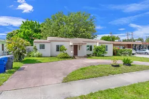 2126 Washington St, Hollywood, FL 33020 - Photo 2
