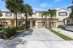 4722 Lago Vista Dr, Coconut Creek, FL 33073 - Photo 2