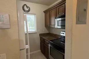 578 NE 20th St, Wilton Manors, FL 33305 - Photo 10