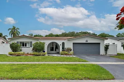 10476 NW 3rd Street, Plantation, FL 33324 - Photo 1
