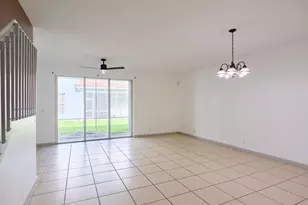 2052 Oakhurst Way, Riviera Beach, FL 33404 - Photo 4