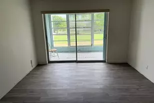 8105 NW 61st St, Tamarac, FL 33321 - Photo 6