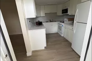 1501 Crescent Cir, Lake Park, FL 33403 - Photo 4