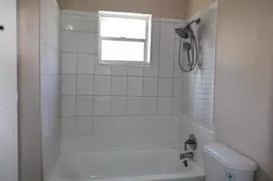 1417 W 32nd St, Riviera Beach, FL 33404 - Photo 16