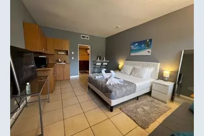 26 Diplomat Parkway, Hallandale, FL 33009 - Photo 10